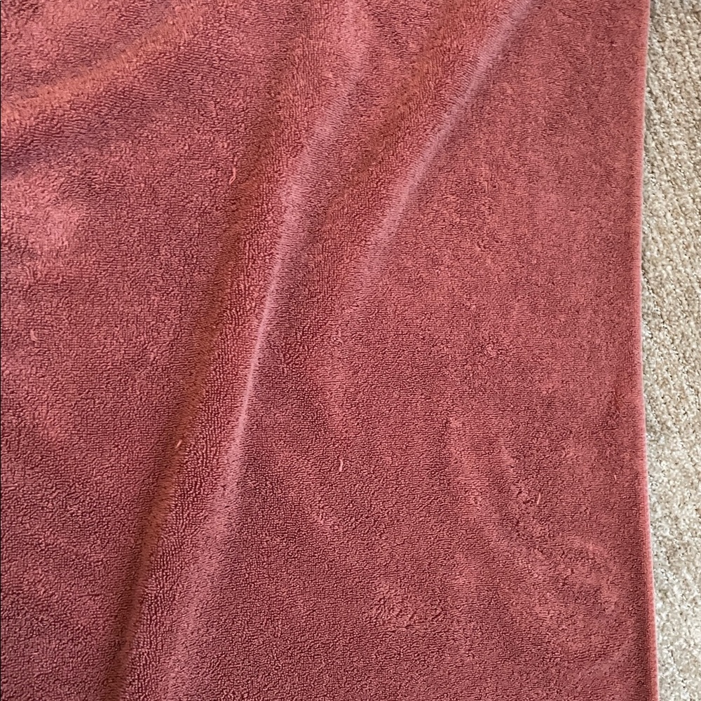 Luxurious Rose Bath Towel - Picture 9 of 10